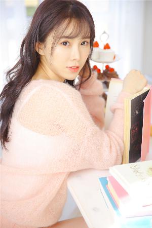 为啥女的舒服了要摸自己的胸