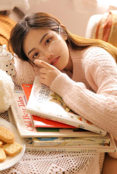 她在丈夫面前被耍了