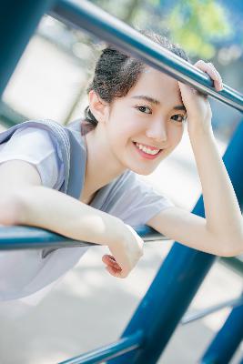 白水女初熟甜桃方领打底衫