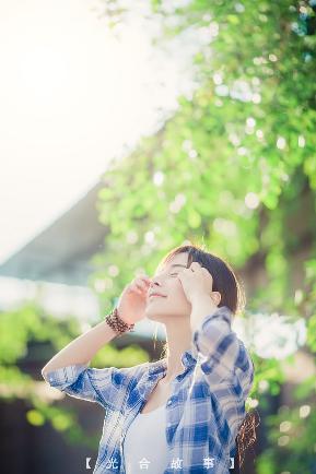 打女孩屁股裤子脱到脚踝好还是膝盖