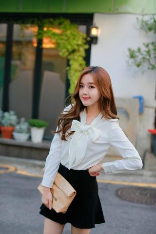 女大学生的沙龙室